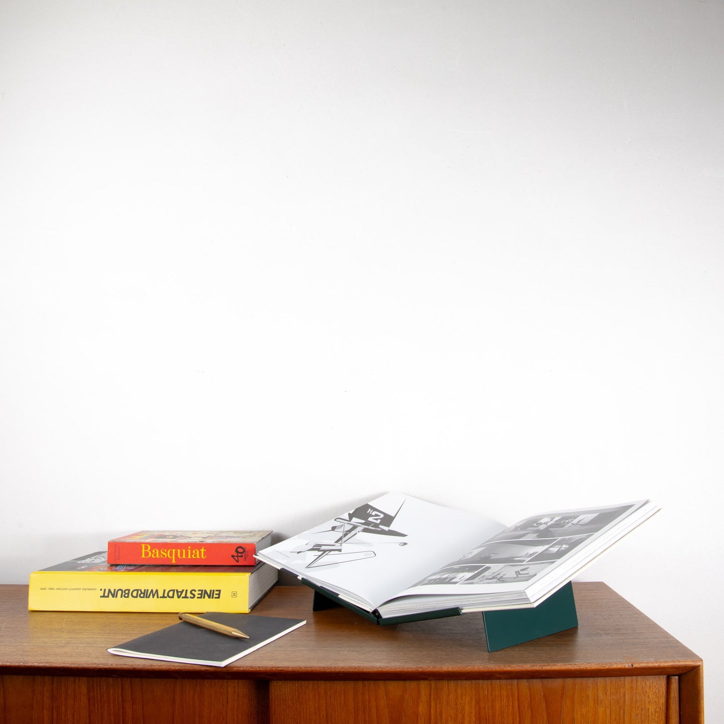 Book Standy